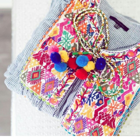 Tops - Gorgeous embroidered top!! Brand New!!!