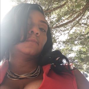 Meet your Posher, Layla