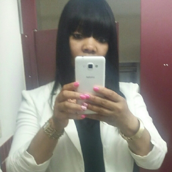 Meet your Posher, Syreeta - Picture 2 of 2