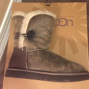Button bomber boots