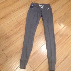 Nike joggers new with tags XS