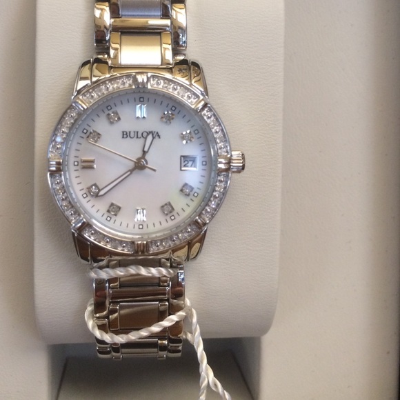 Bulova Ladies Diamond Watch NWT in box - Picture 4 of 4