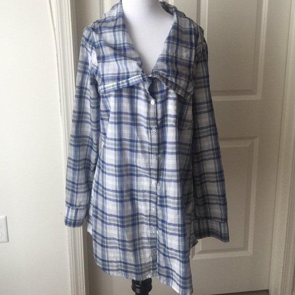 Plaid button down Blouse