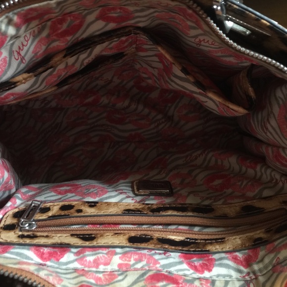 Bag by GUESS - Picture 2 of 4