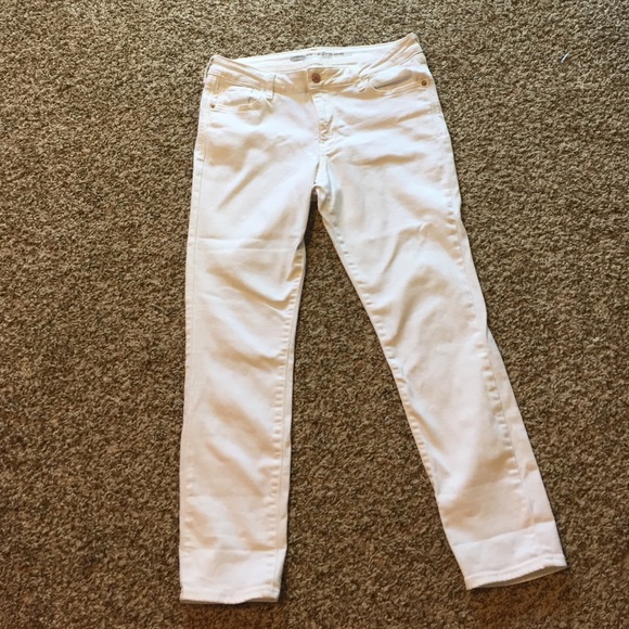 Old Navy Rockstar mid-rise white denim jean