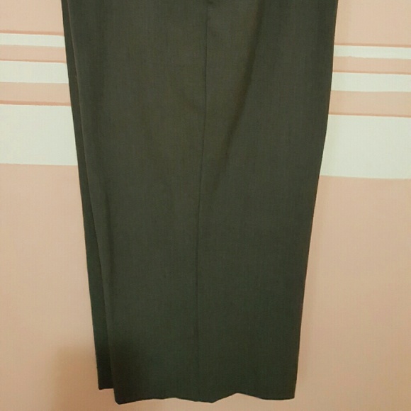 Gray capris - Picture 2 of 3