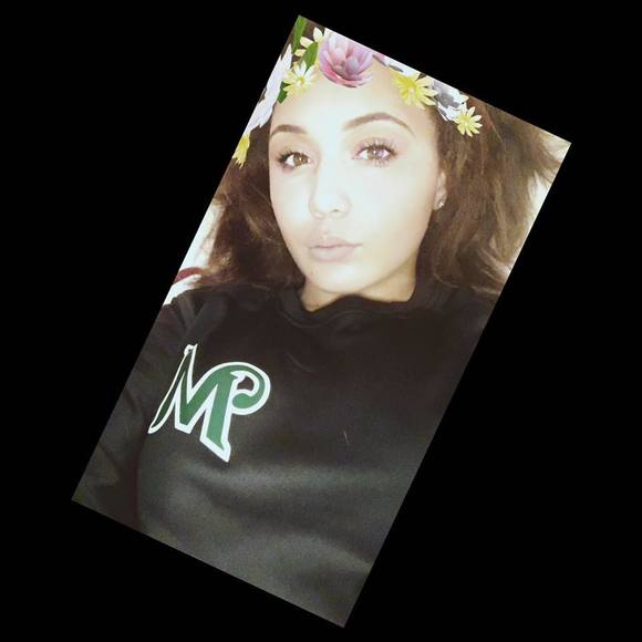 Meet your Posher, Makayla - Picture 1 of 1