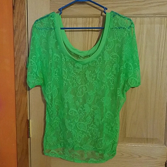 Tee shirt