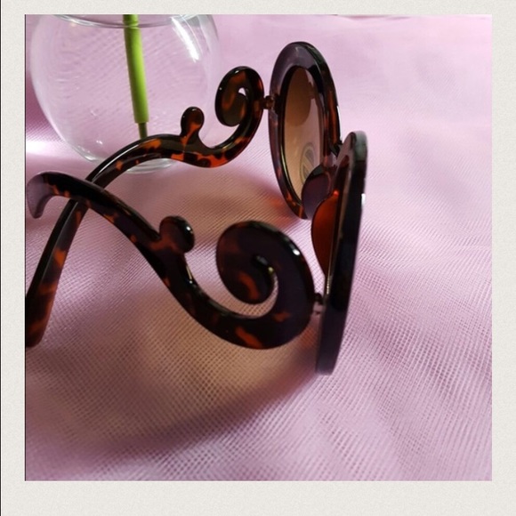 Vintage Butterfly Sunglasses Women  Fashion - Picture 3 of 3