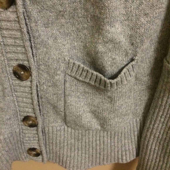 Hollister long cardigan in size L fits like small - Picture 3 of 3