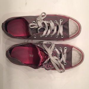 Grey and pink converse