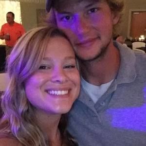 Meet your Posher, Carlie