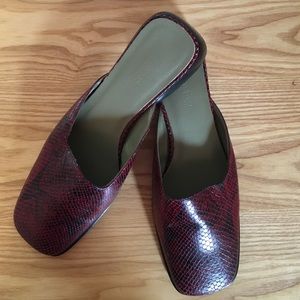 J crew maroon loafer mule size 7 J crew maroon loafer mule size 7