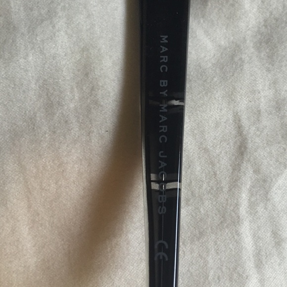 Marc Jacobs Sunglasses with case and cloth main image 4