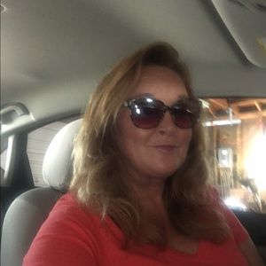 Meet your Posher, Deanna