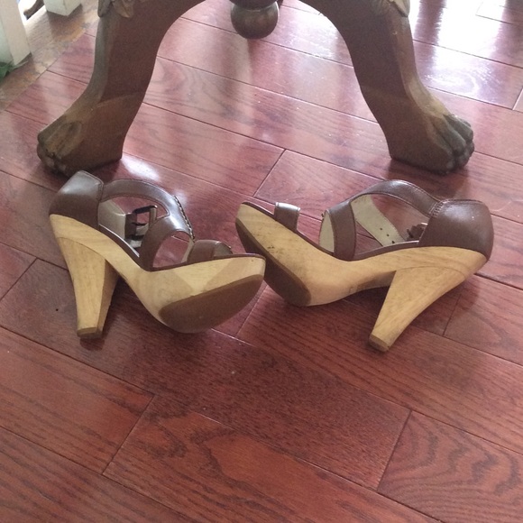 MAX STUDIO HEELS - Picture 3 of 4