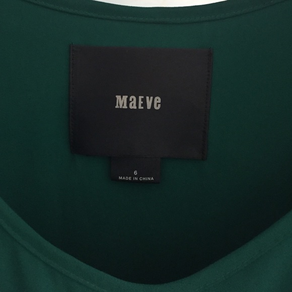 Beautiful emerald green silk dress - Picture 2 of 3
