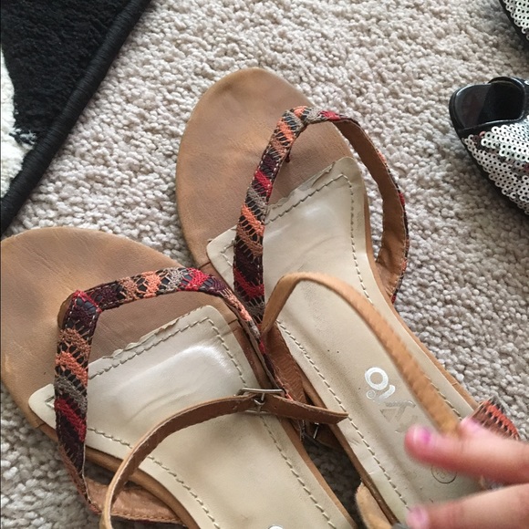 Sandals - Picture 3 of 6