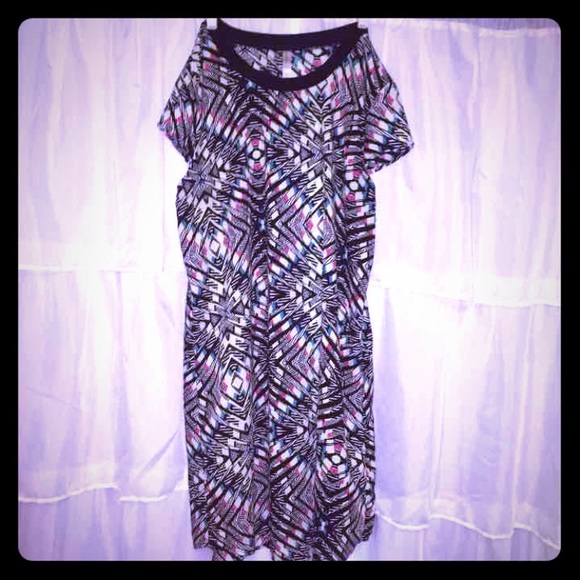 Very cute dress that can be versatile!