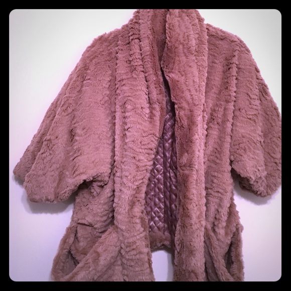Gorgeous faux fur coat by Jolt SZ M