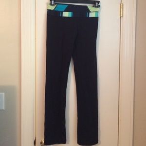 Lulu lemon black pants with logo on the leg