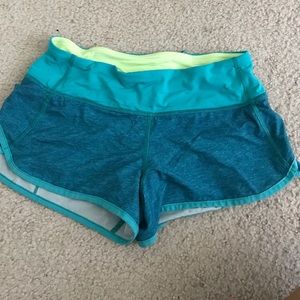 LULULEMON Speed Short 4-way Strech Size 2