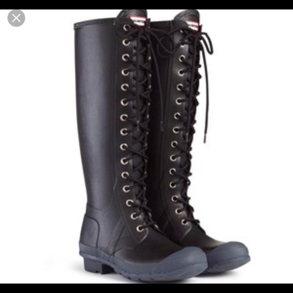 Looking for this Hunter boot in a size 8!