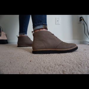 The perfect shoe for a casual outfit.