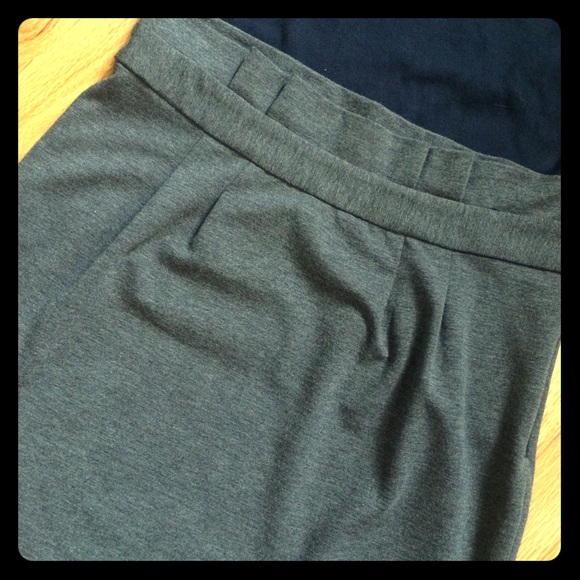 Grey Banana Republic Skirt - size 10