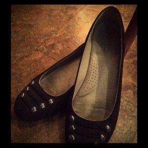 Cliffs by White Mountain Black Ballet Flats