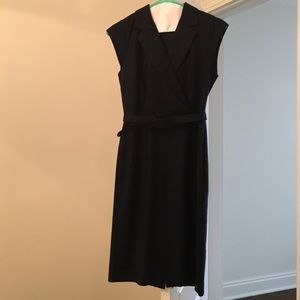 Navy v neck cap sleeve banana republic dress