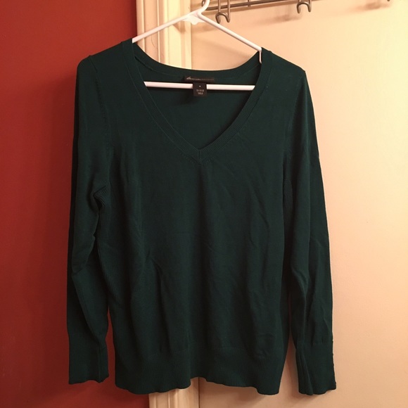 Gorgeous hunter green sweater!