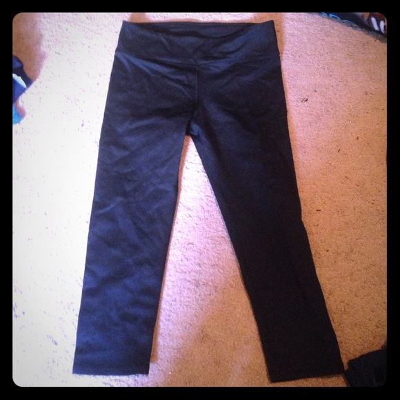 Fabletics capris