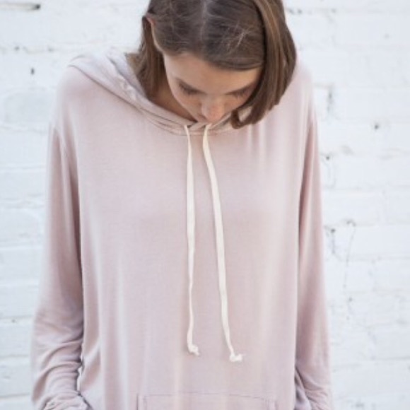 BRANDY MELVILLE PINK SWEATSHIRT