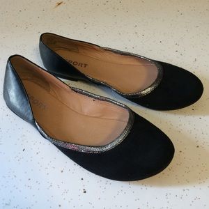 Report black flats with silver detail. Like new!