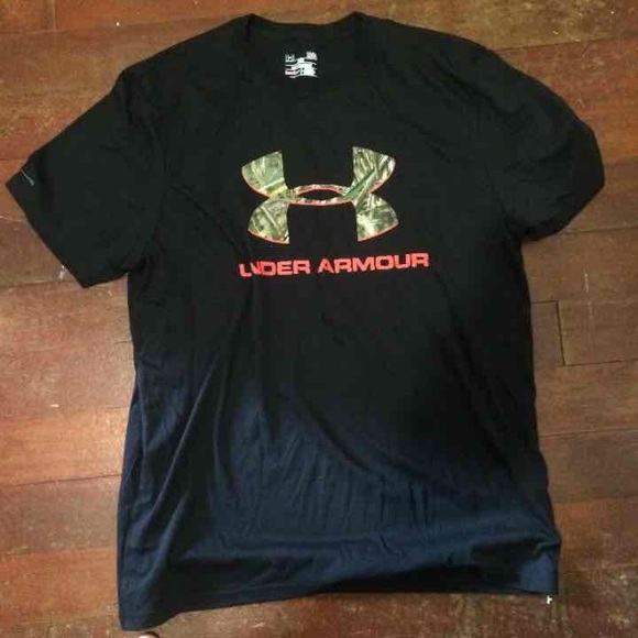 ❌SOLD❌ Men's Under Armour T-shirt