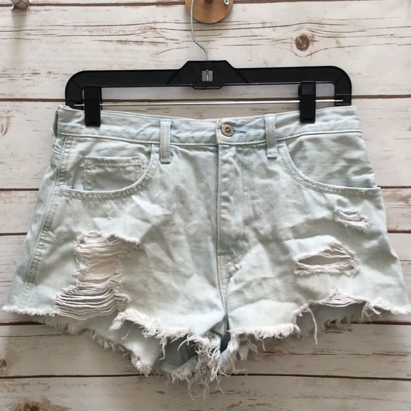 Hollister distressed Jean shorts !