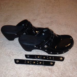 Black patent leather Lindsay Phillips clogs