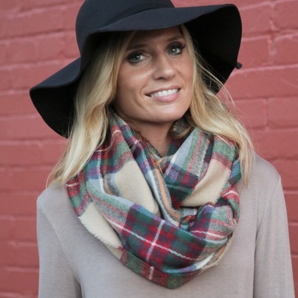 🔴ONE DAY CLEARANCE🔴Plaid Infinity Scarf