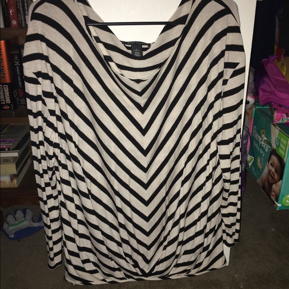 White House Black Market 3/4 sleeve blouse
