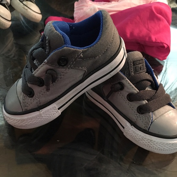 Toddler converses