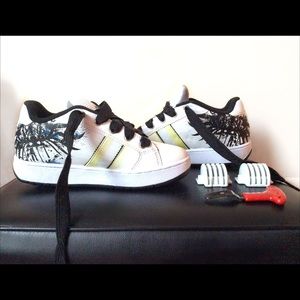 RETIRED DESIGN: NEVER WORN HEELYS👟👟