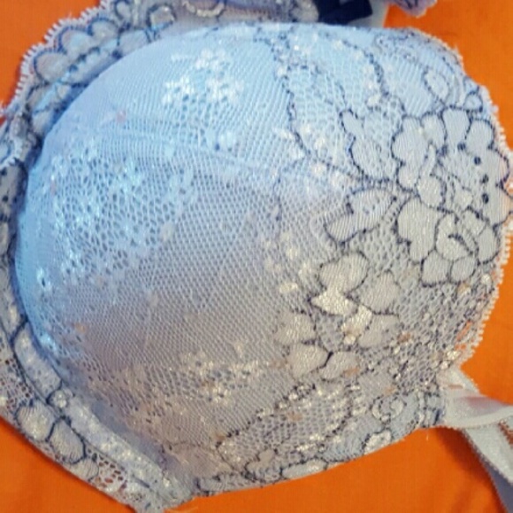 Victoria's Secret bra - Picture 3 of 3