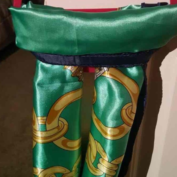 NWOT silky scarf