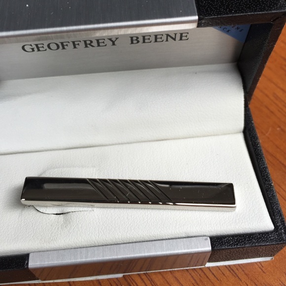 Silver tie clip