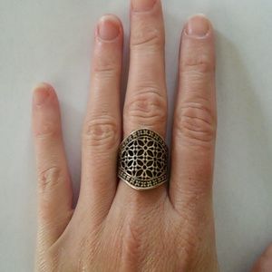 Premier Designs middle finger ring