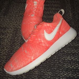 Nike roshes