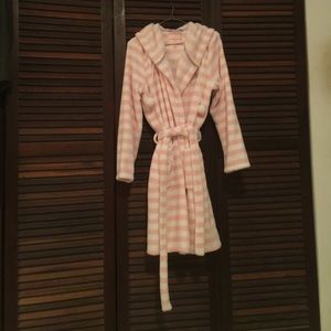 VS Victoria's Secret Cozy Plush Robe NWOT