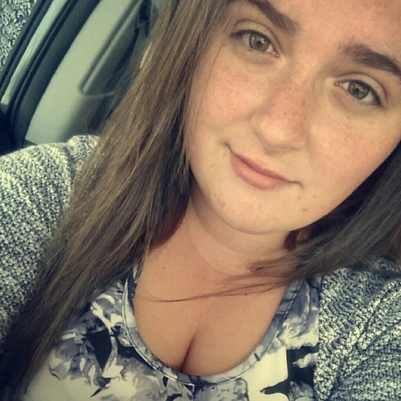 Meet your Posher, Carissa - Picture 1 of 1