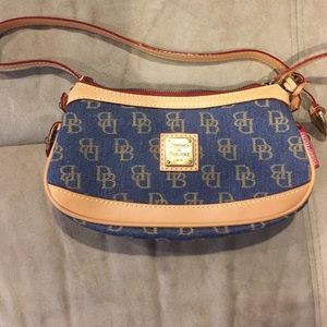 Small like new Dooney & Bourke bag
